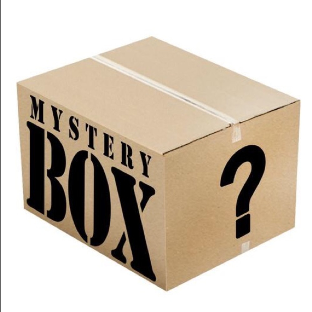 Women’s Mystery Outfit box